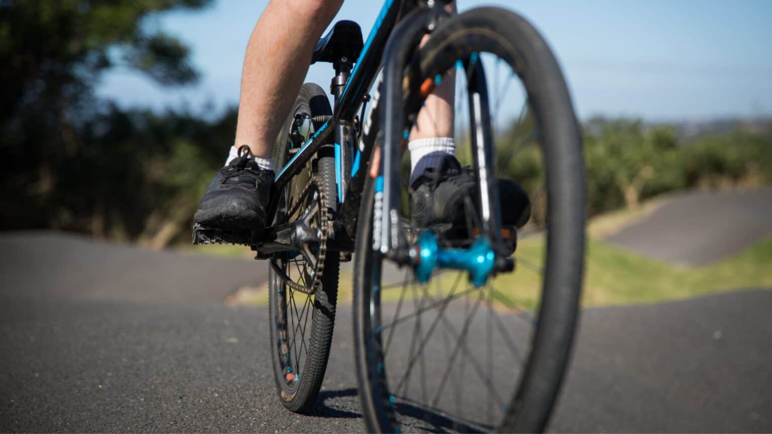 Why Your Feet Might Feel Numb While Cycling